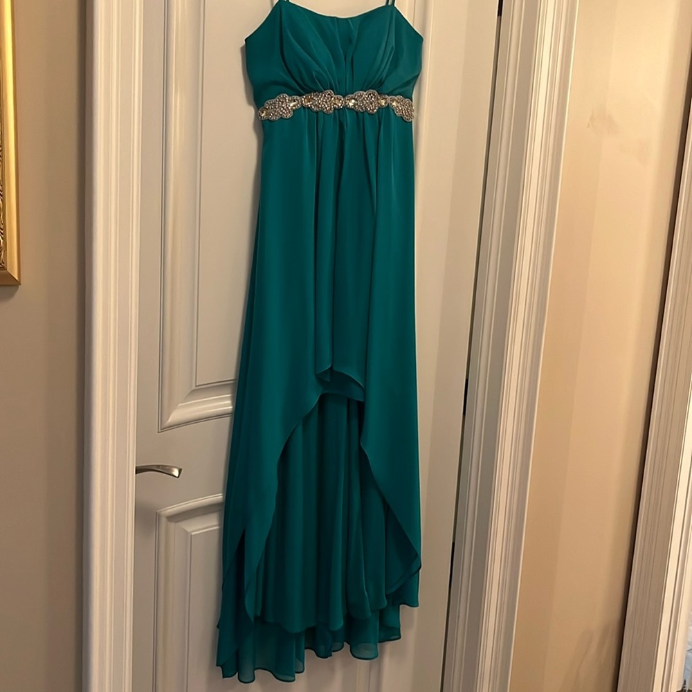 Beautiful dress with waist bling!!